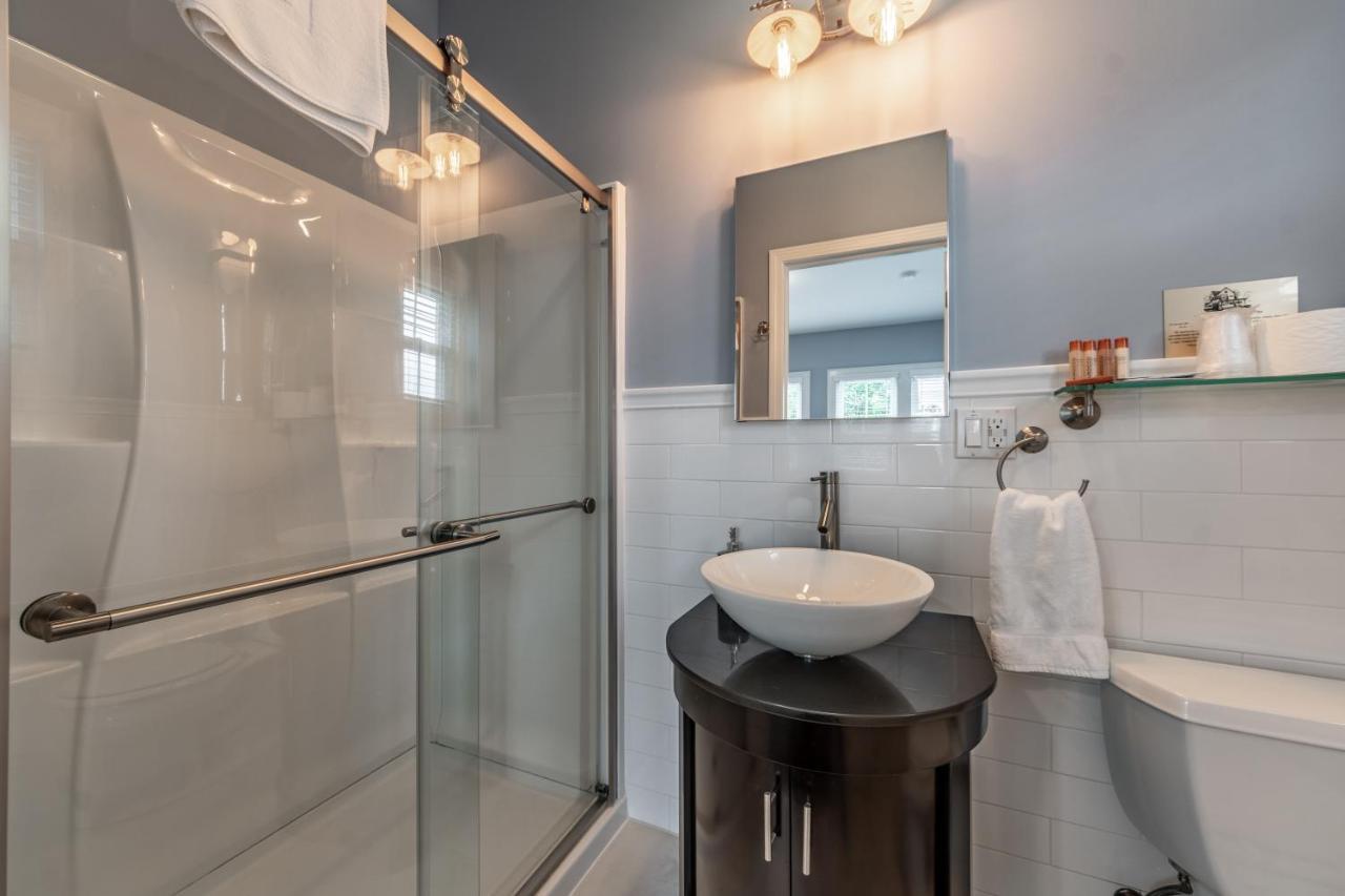 Homestead Inn New Milford Экстерьер фото